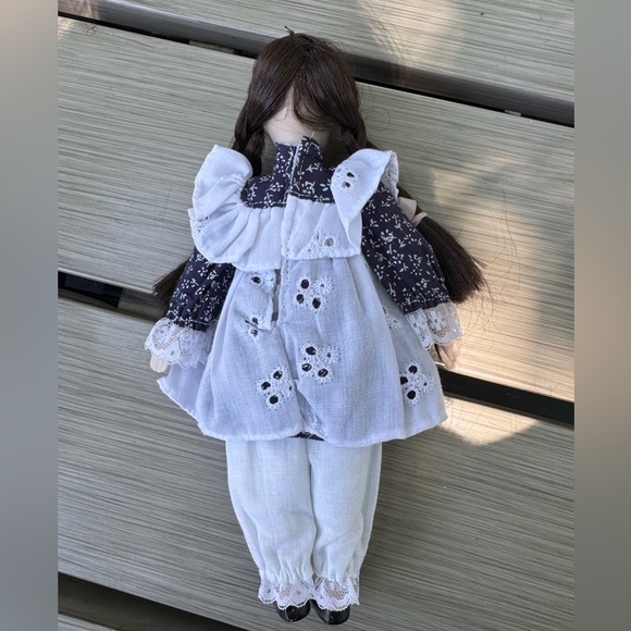 Vintage Charming White and Black Porcelain Doll - Picture 7 of 8